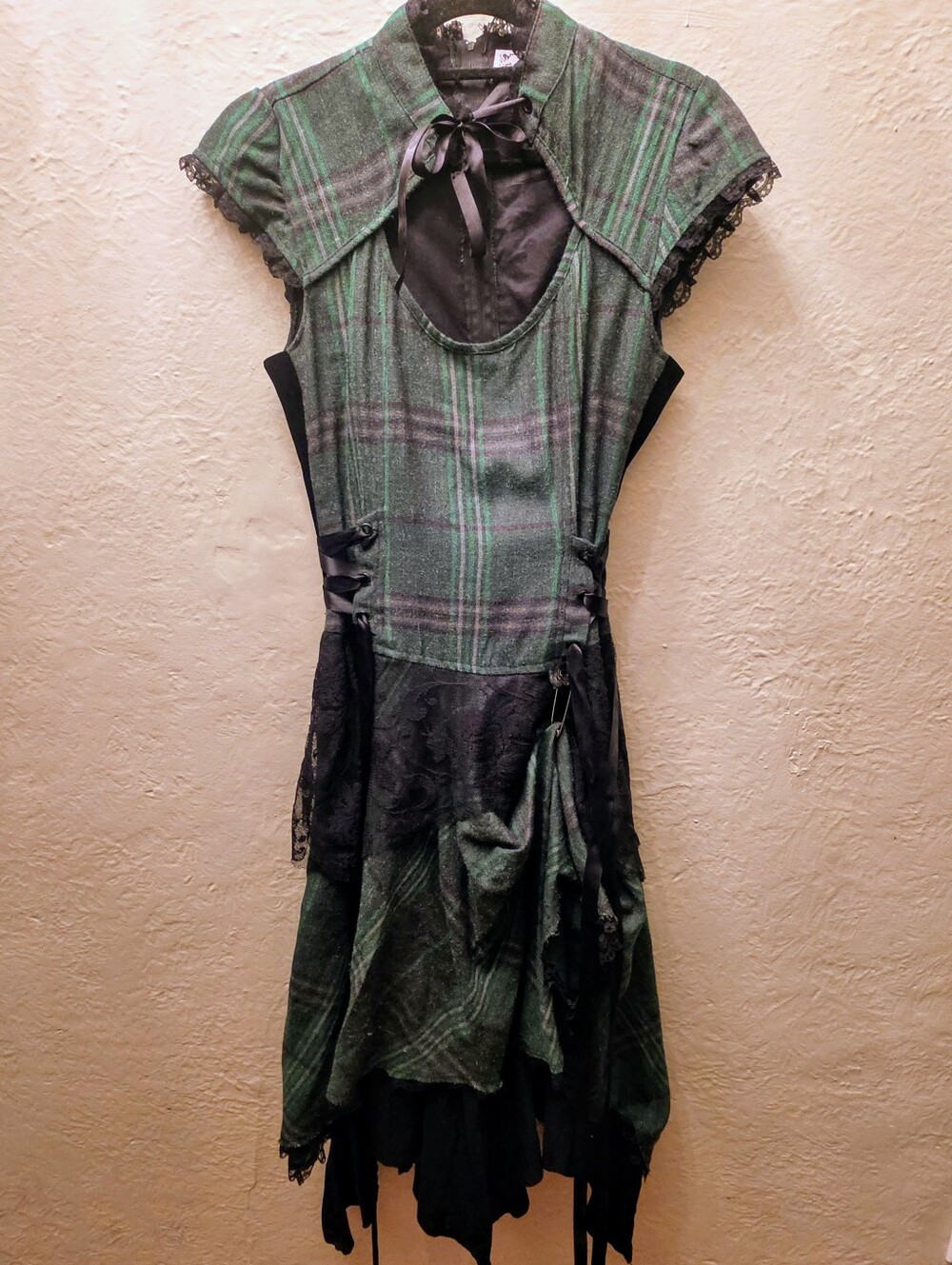 Lip Service Plaid Gothic Punk Dress Green Black Lace Safety Pin M